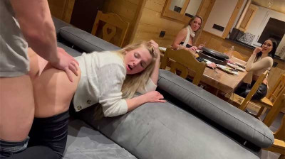 Chloé Duval recibe el postre antes de cenar